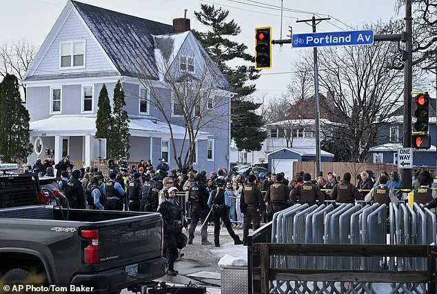Minneapolis Tensions Escalate as Mayor Confronts ICE Over Fatal Shooting, Highlighting Federal-State Policy Clash
