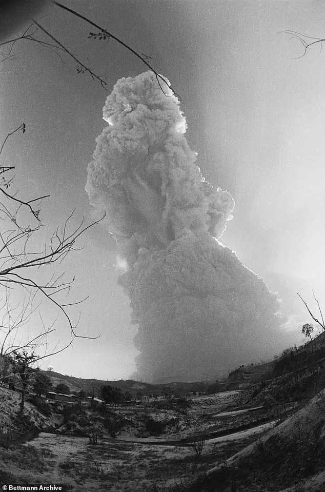 El Chichón Volcano Reactivates After 40 Years; Concerns Over Eruption Resurface