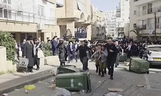 Israeli Soldiers Rescued After Mob Attack in Bnei Brak, Mistaken for Military Police