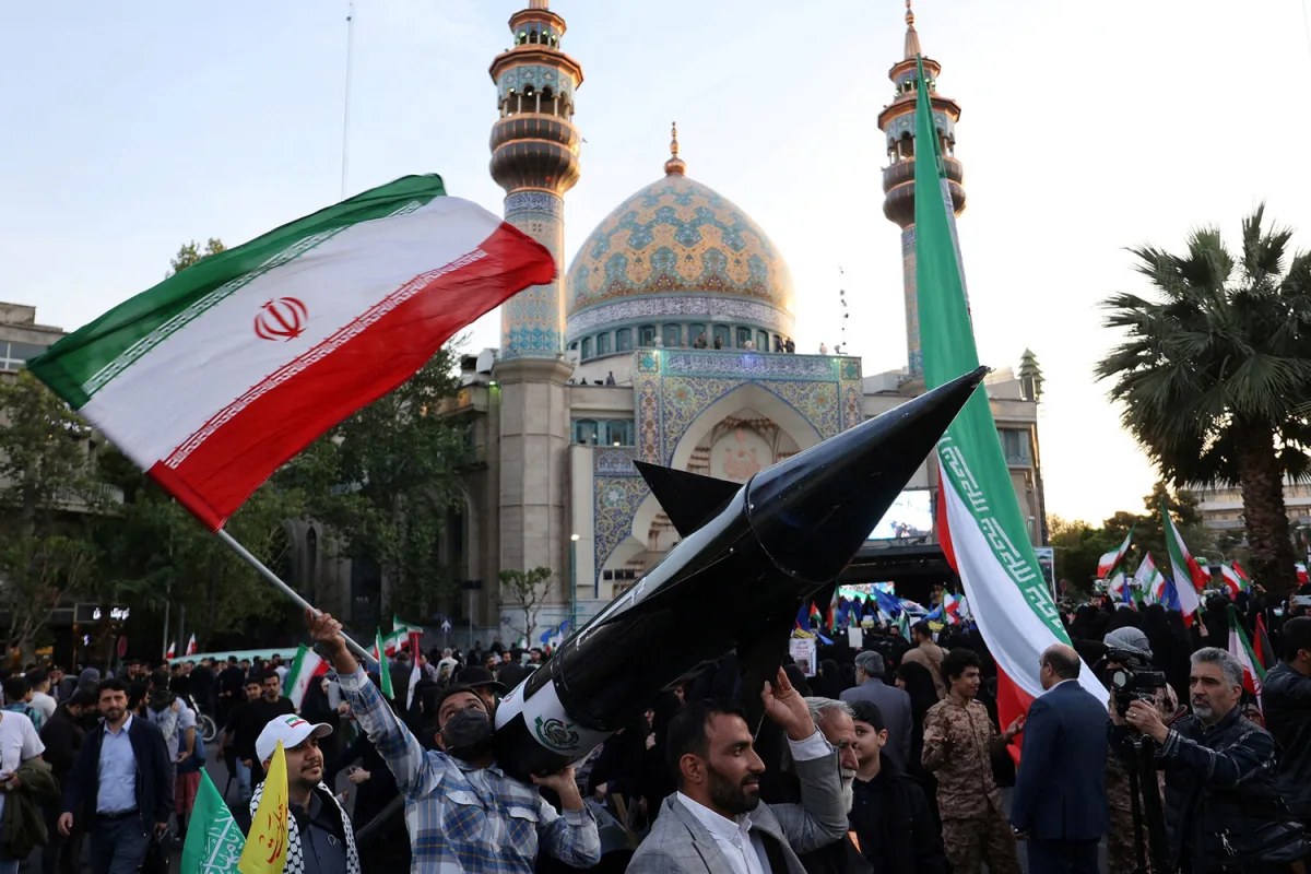 US-Israel Strikes Kill Iranian Commander, Heightening Regional Tensions