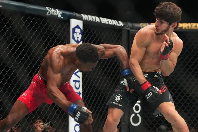 Evloev Secures Narrow Victory Over Murphy in UFC Fight Night 270 Clash Despite Groin Kick Deduction, Eyes Title Shot