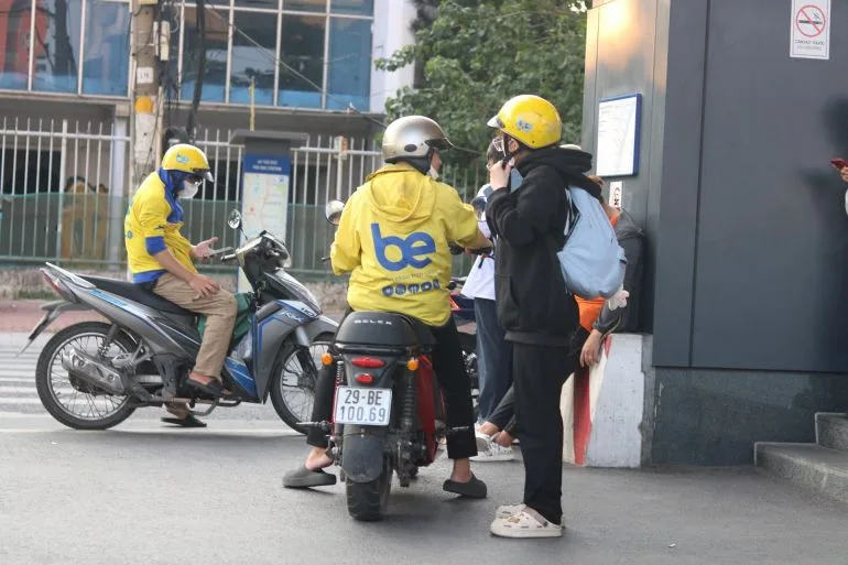 Diesel Price Surge Pushes Vietnam's Gig Workers to the Brink