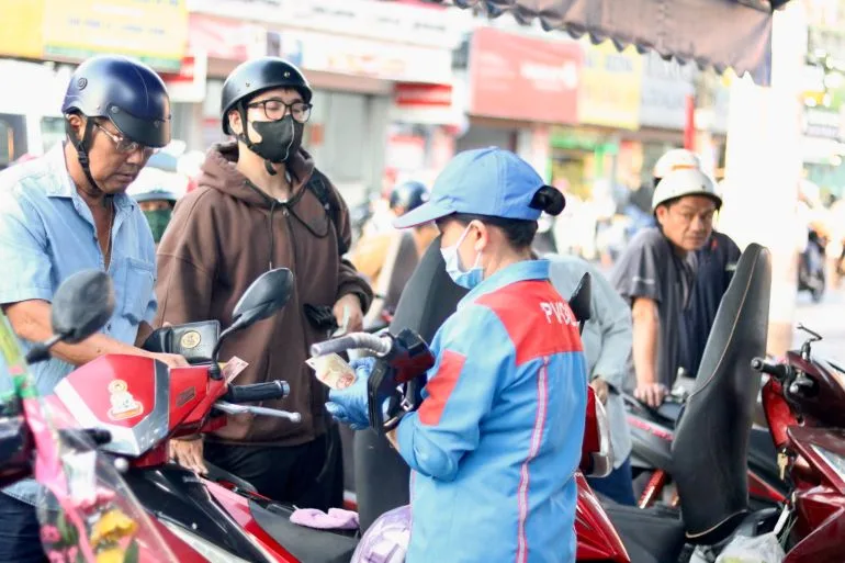 Diesel Price Surge Pushes Vietnam's Gig Workers to the Brink