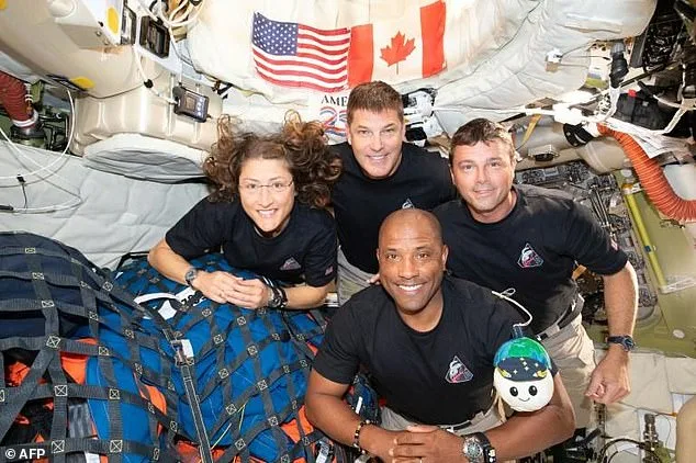 Artemis II Astronauts Face 2,760°C Re-Entry as Orion Heads Home