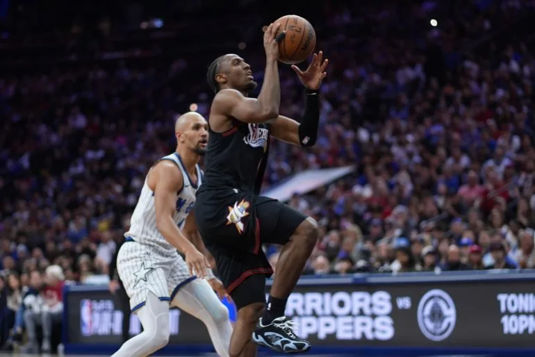 Warriors Clash with Clippers: Curry Shines, Horford Steers Win
