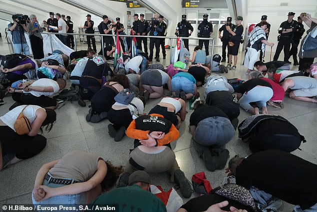 Basque Police Clash With Gaza Activists And Families At Bilbao Airport